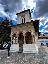 10-Sinaia-Monastery