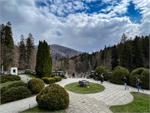64-Peles-Castle