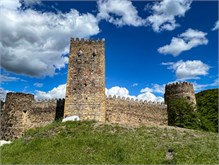 01-Ananuri-Fortress
