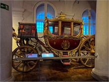 07-Nymphenburg-Carriages-Sleds
