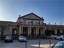 02-Arles