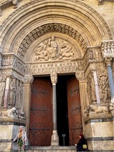 09-Arles