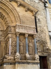 10-Arles