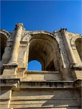 27-Arles