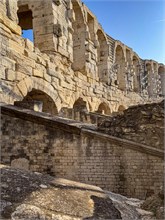 33-Arles
