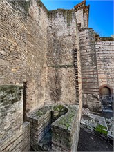 56-Arles