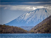 007-Lake-Toya
