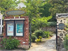 001-Glover-Gardens